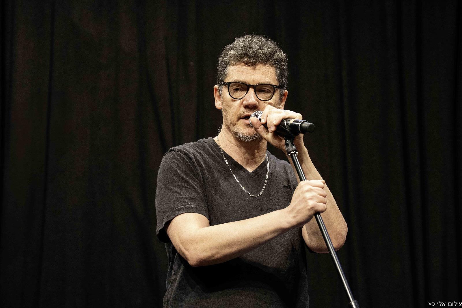 אבי גרייניק